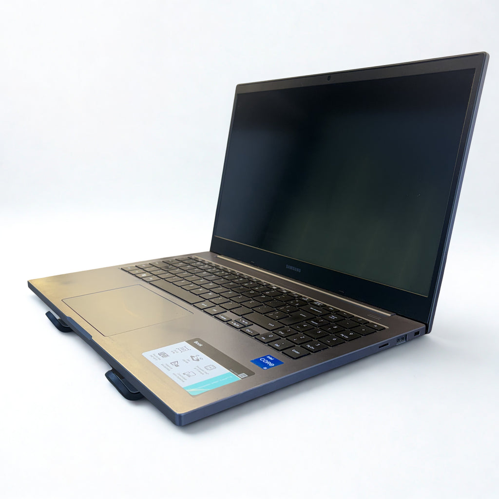 Samsung Notebook Galaxy NP550XDA, Windows 11 Home, Intel® Core™ i5, 8GB, 256GB SSD, 15.6'' Full HD LED